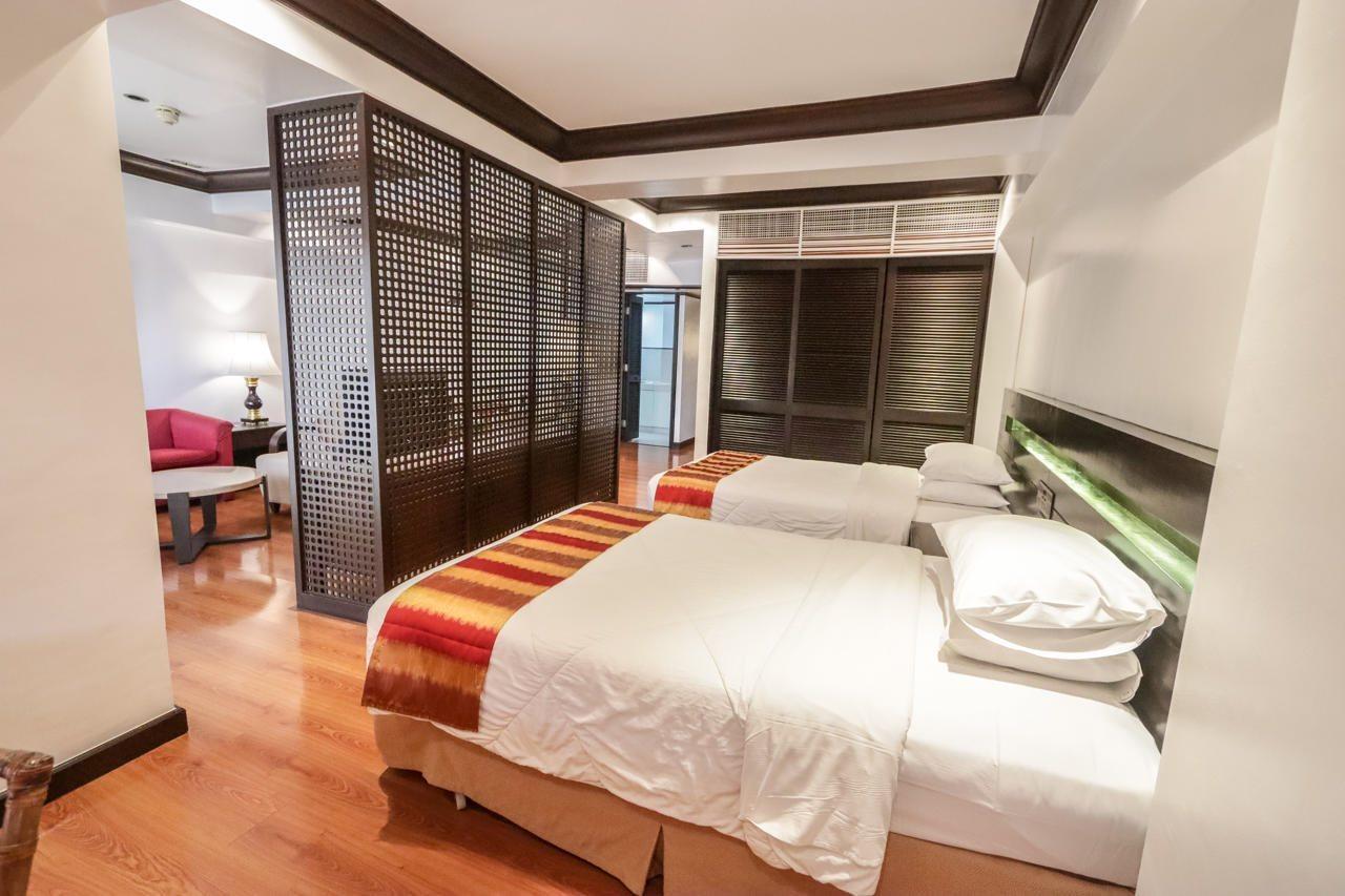 Century Park Hotel Manila Ngoại thất bức ảnh