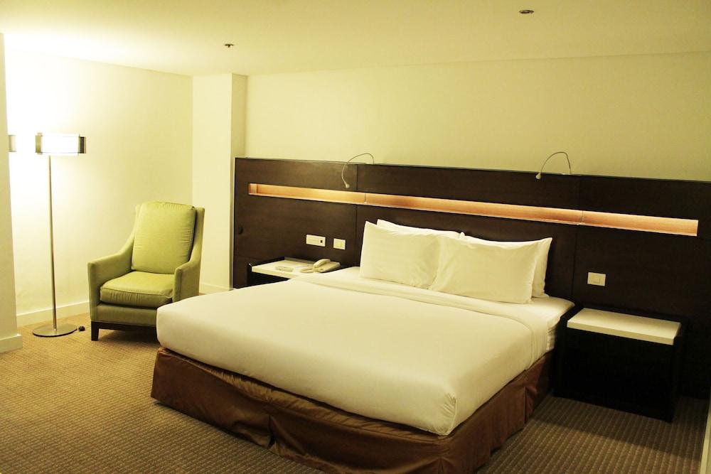 Century Park Hotel Manila Ngoại thất bức ảnh