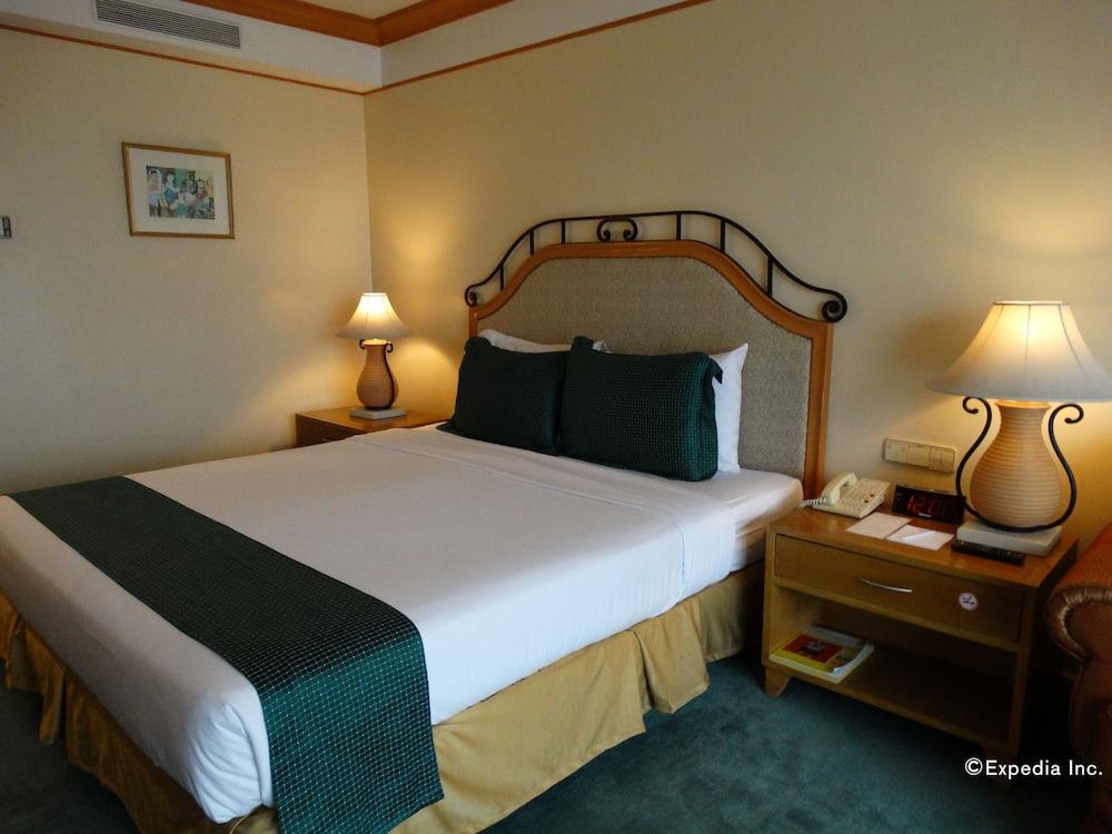 Century Park Hotel Manila Ngoại thất bức ảnh