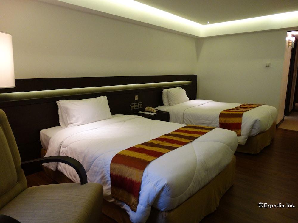 Century Park Hotel Manila Ngoại thất bức ảnh