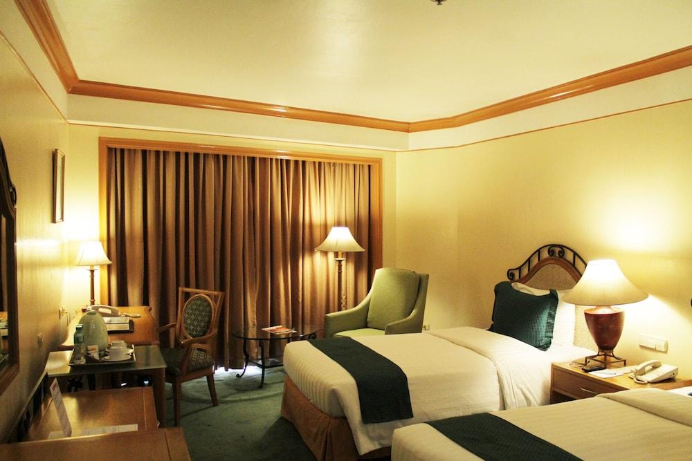 Century Park Hotel Manila Ngoại thất bức ảnh