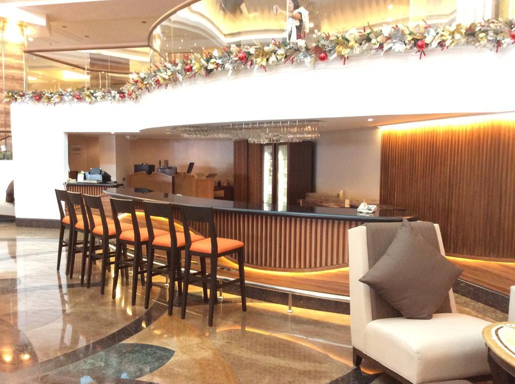 Century Park Hotel Manila Ngoại thất bức ảnh