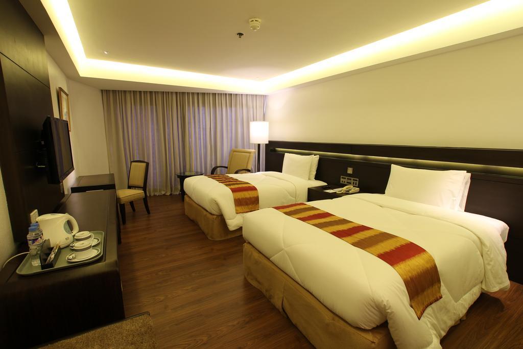 Century Park Hotel Manila Ngoại thất bức ảnh