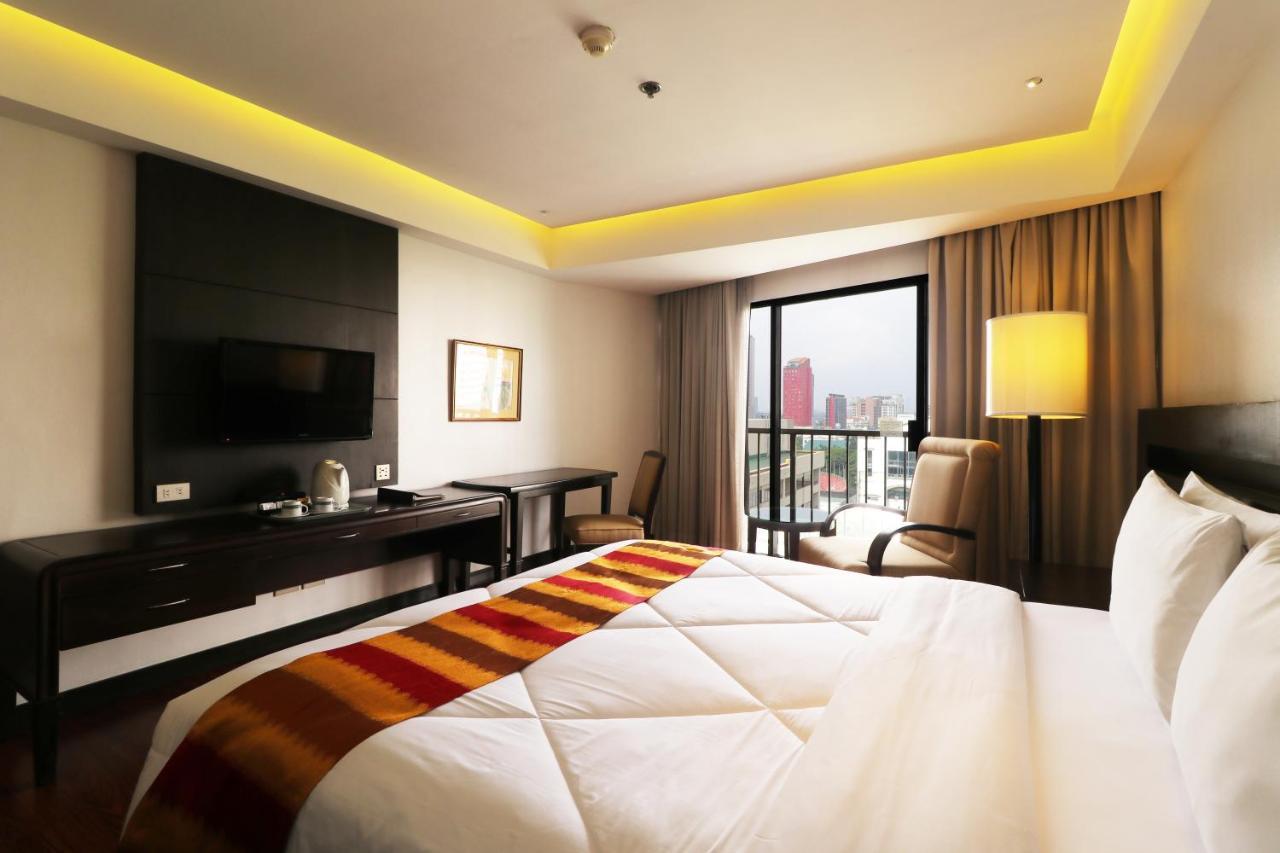 Century Park Hotel Manila Ngoại thất bức ảnh